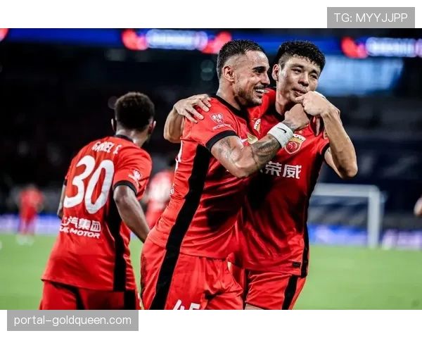 前瞻:榜首大战,上海海港与上海申花的“沪上德比”战术预览 前瞻:榜首大战,上海海港与上海申花的“沪上德比”战术预览