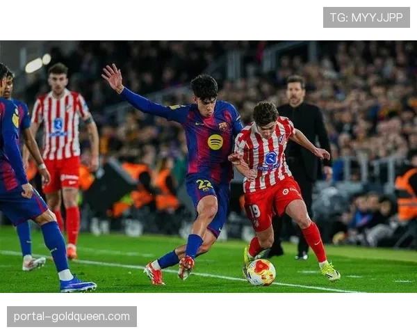 巴萨16岁小将阿杰伊比赛中撞墙致手腕骨折，将缺席数周